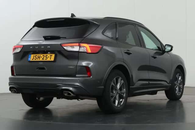Ford Kuga (2021) thumbnail 2