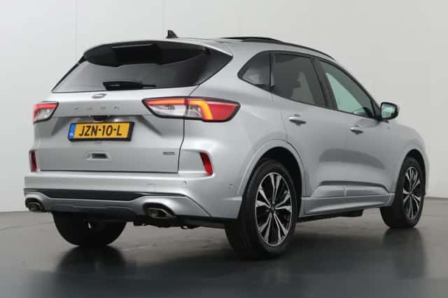 Ford Kuga (2021) thumbnail 2