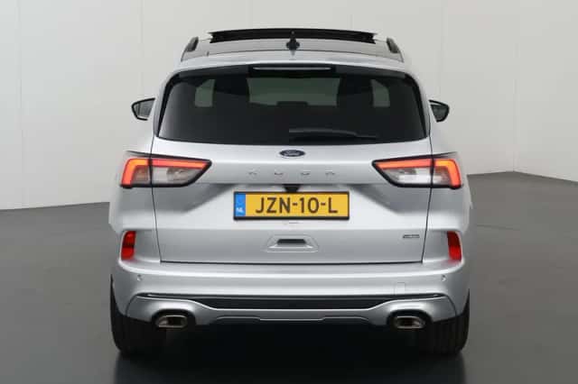Ford Kuga (2021) thumbnail 4