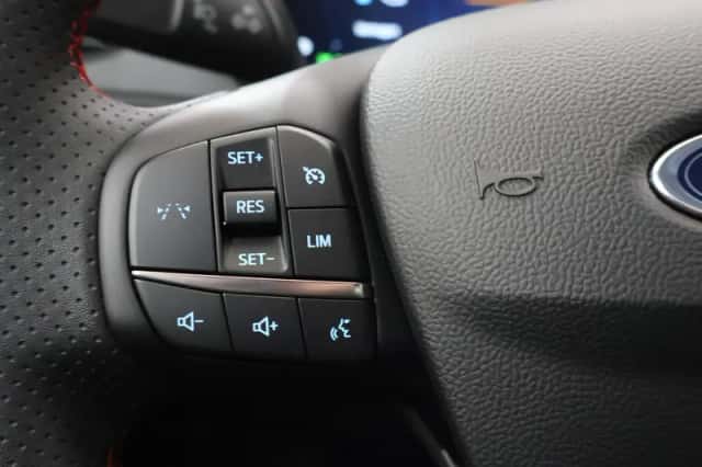 Ford Kuga (2025) thumbnail 32