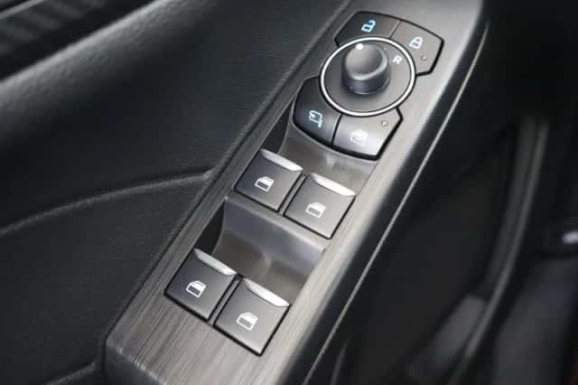 Ford Kuga (2025) thumbnail 36