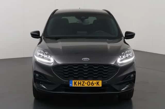 Ford Kuga (2023) thumbnail 3