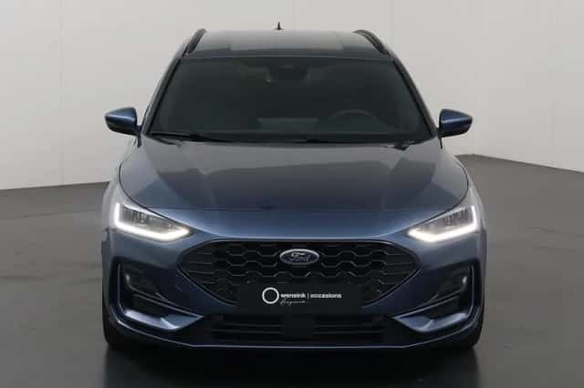 Ford Focus (2023) thumbnail 3