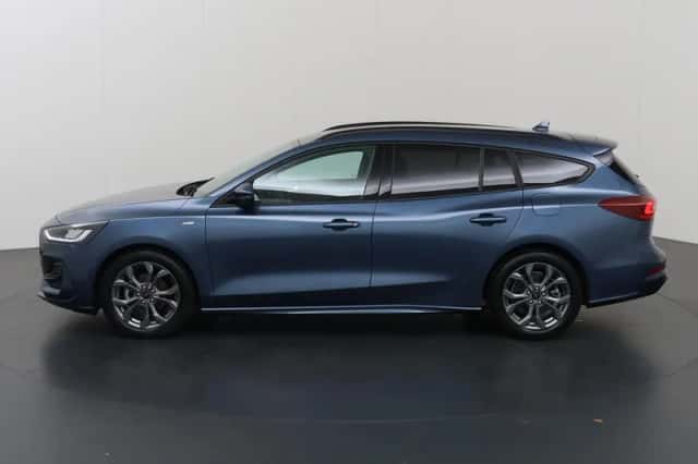 Ford Focus (2023) thumbnail 5