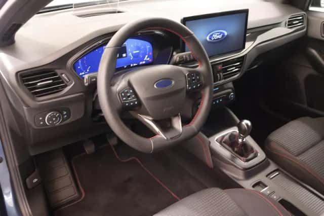 Ford Focus (2023) thumbnail 7
