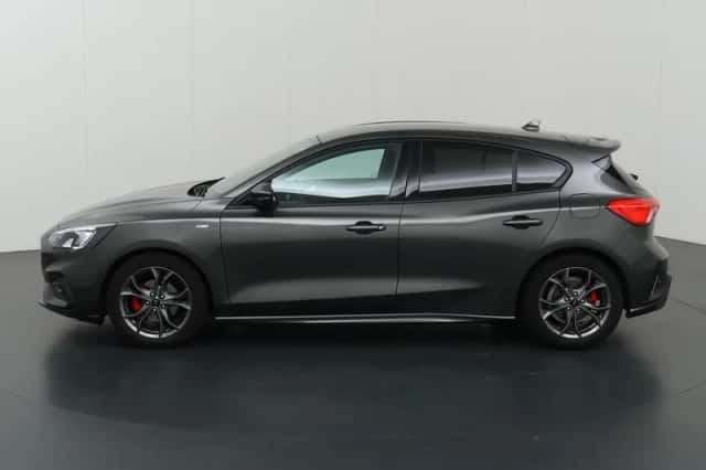 Ford Focus (2021) thumbnail 5