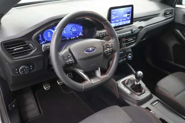 Ford Focus (2021) thumbnail 7