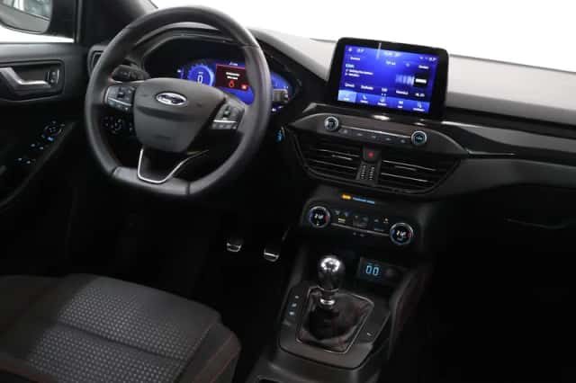 Ford Focus (2021) thumbnail 9