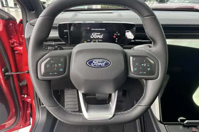 Ford Explorer (2025) thumbnail 16