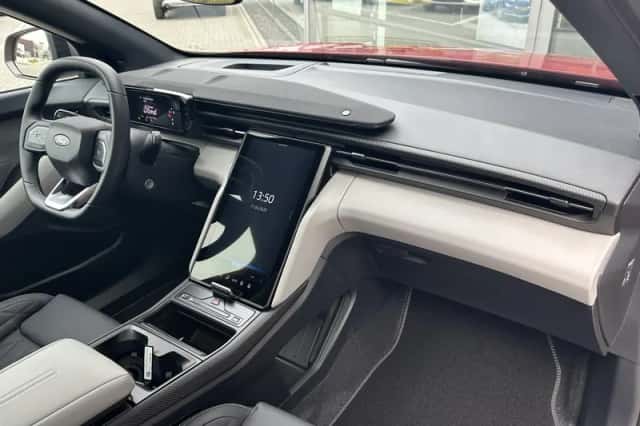 Ford Explorer (2025) thumbnail 25