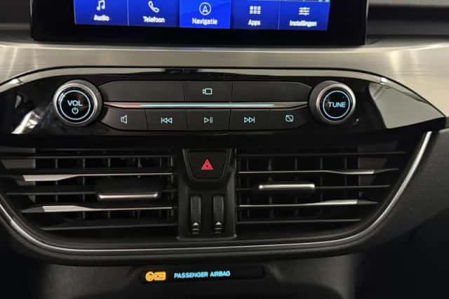 Ford Kuga (2022) thumbnail 21