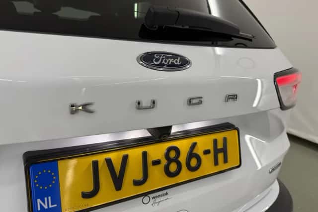 Ford Kuga (2022) thumbnail 39