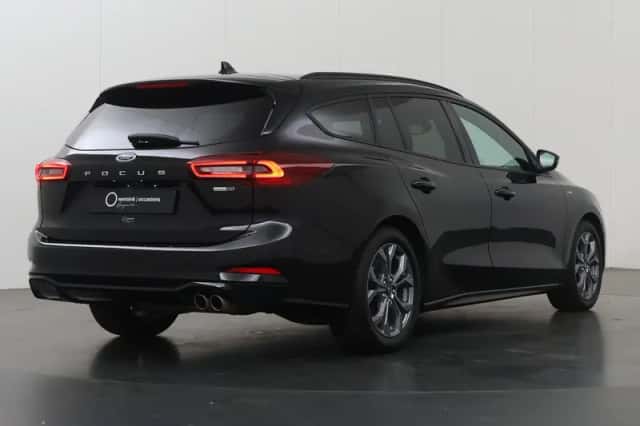 Ford Focus (2023) thumbnail 2