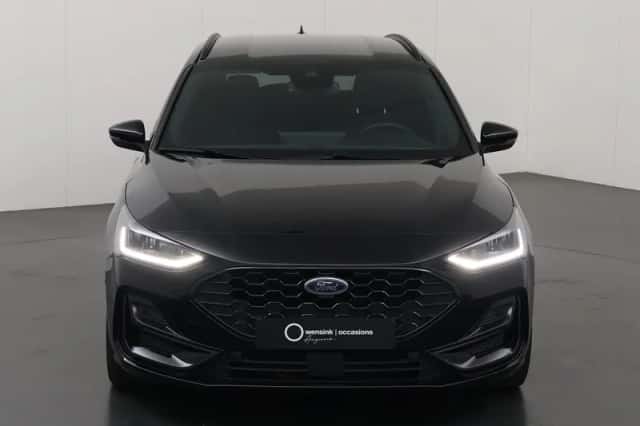 Ford Focus (2023) thumbnail 3