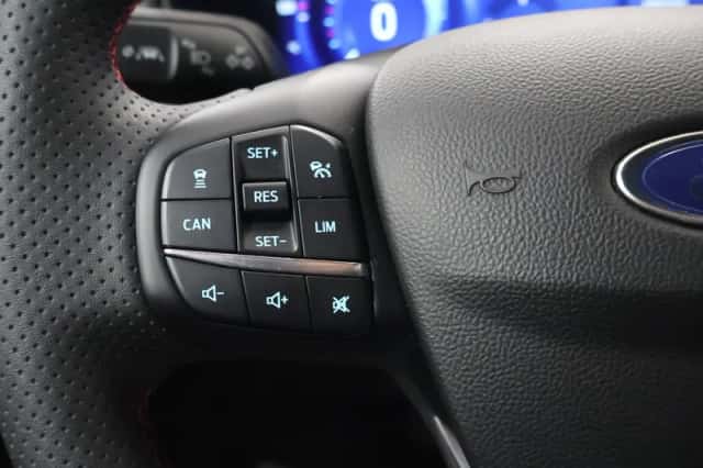 Ford Focus (2023) thumbnail 32
