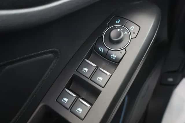 Ford Focus (2023) thumbnail 36