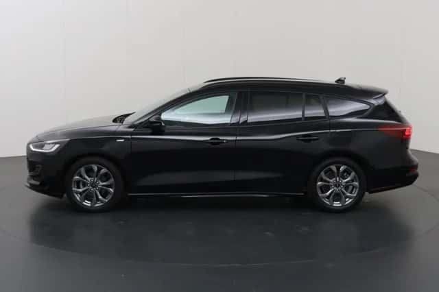 Ford Focus (2023) thumbnail 5