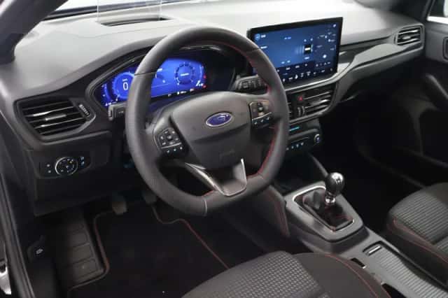Ford Focus (2023) thumbnail 7