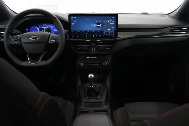 Ford Focus (2023) thumbnail 8