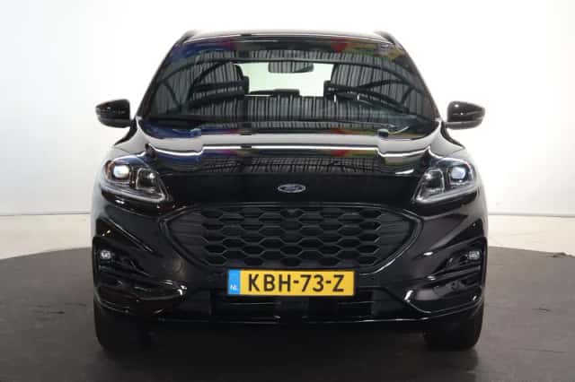Ford Kuga (2023) thumbnail 3