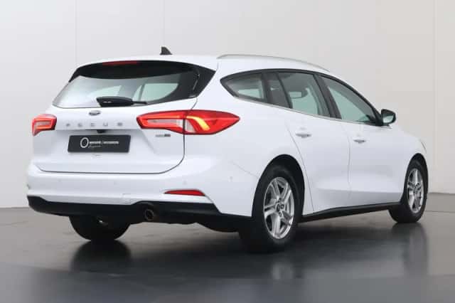 Ford Focus (2022) thumbnail 2