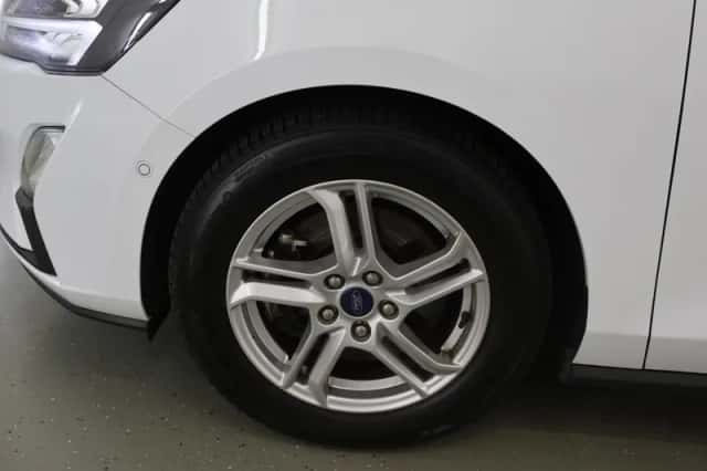Ford Focus (2022) thumbnail 39