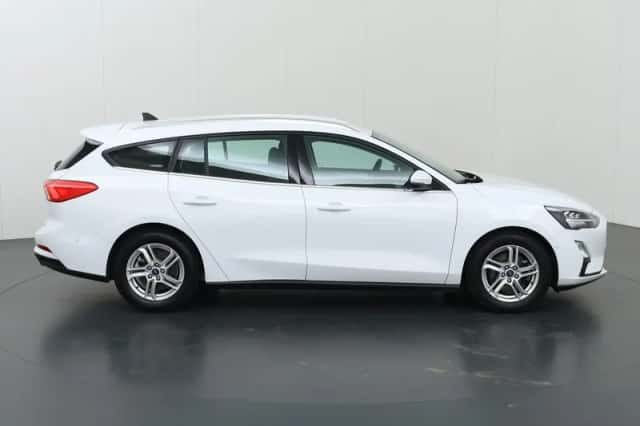 Ford Focus (2022) thumbnail 6