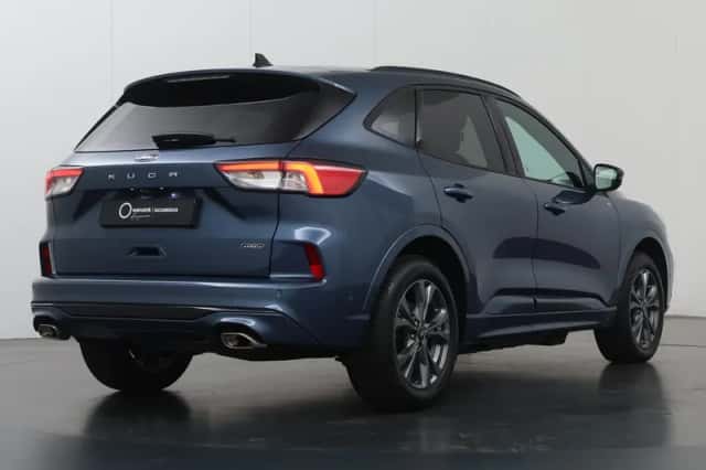 Ford Kuga (2023) thumbnail 2
