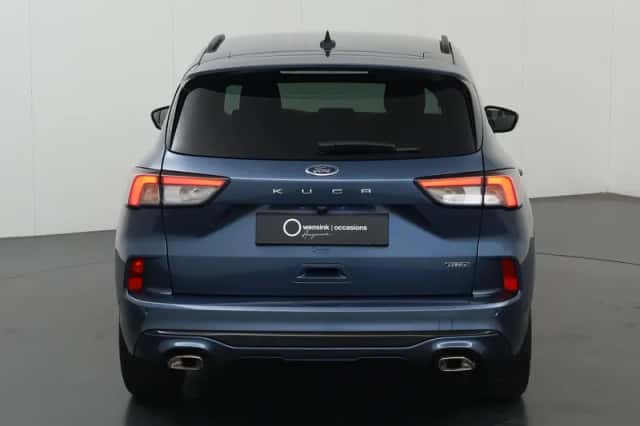 Ford Kuga (2023) thumbnail 4