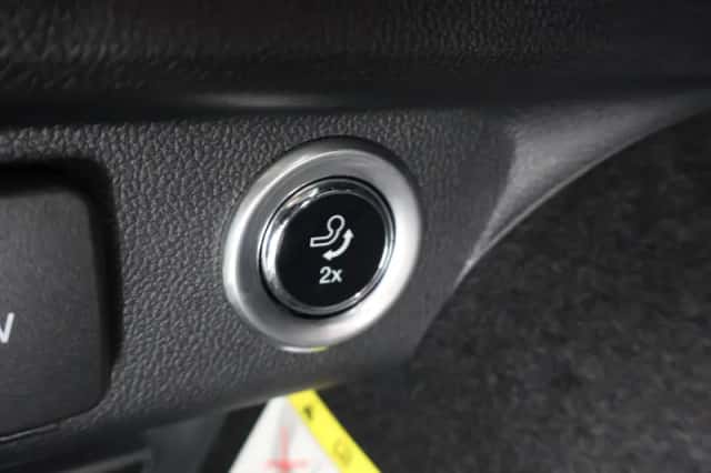 Ford Kuga (2023) thumbnail 42
