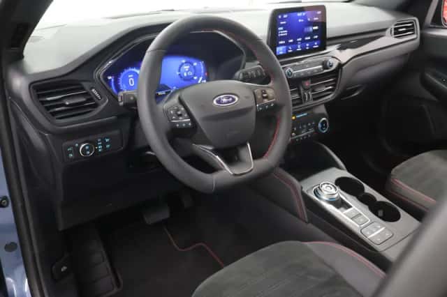 Ford Kuga (2023) thumbnail 7