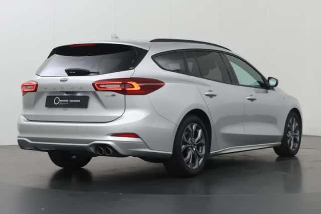 Ford Focus (2023) thumbnail 2