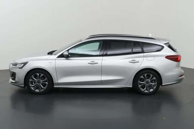 Ford Focus (2023) thumbnail 5