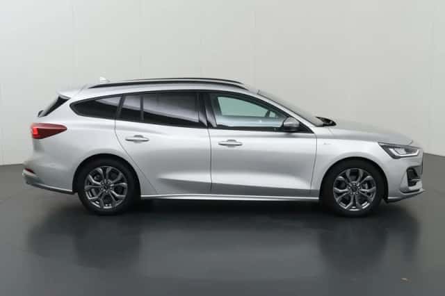 Ford Focus (2023) thumbnail 6