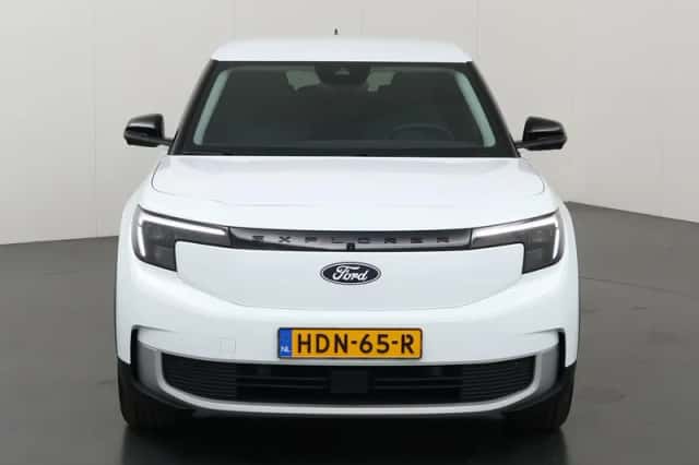 Ford Explorer (2025) thumbnail 3