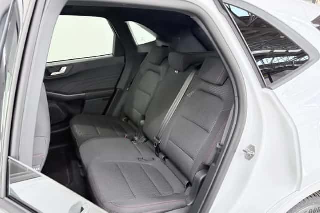 Ford Kuga (2022) thumbnail 11