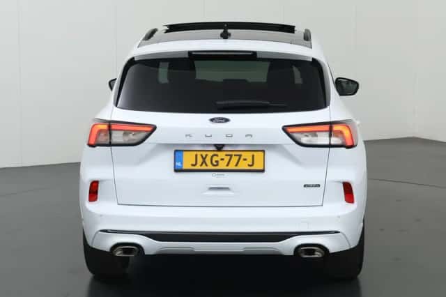 Ford Kuga (2022) thumbnail 4