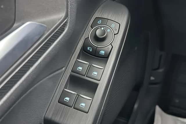 Ford Kuga (2022) thumbnail 36