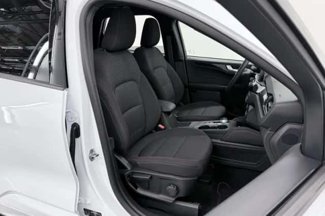 Ford Kuga (2022) thumbnail 10