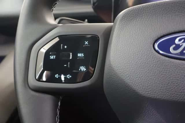 Ford Explorer (2025) thumbnail 30