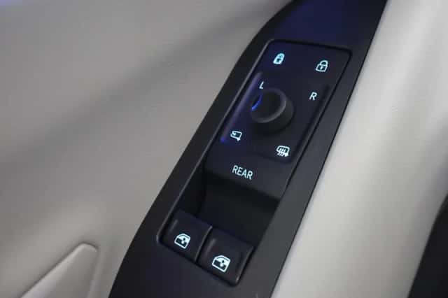 Ford Explorer (2025) thumbnail 34