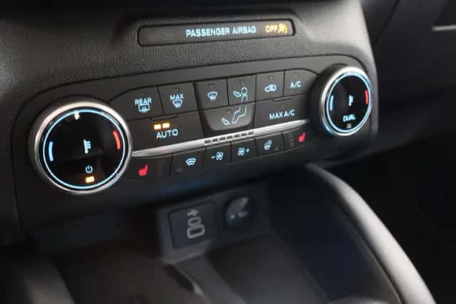 Ford Kuga (2023) thumbnail 27