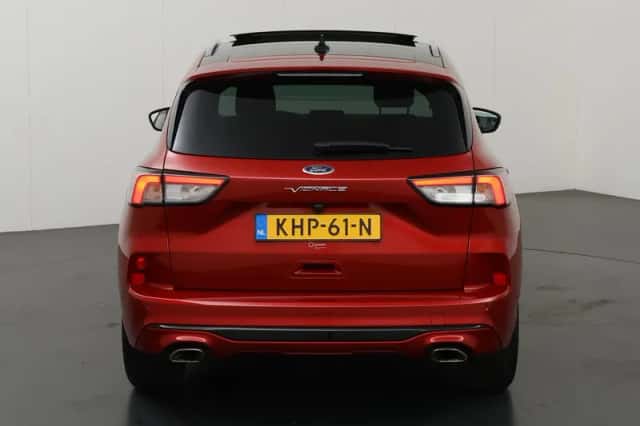 Ford Kuga (2023) thumbnail 4