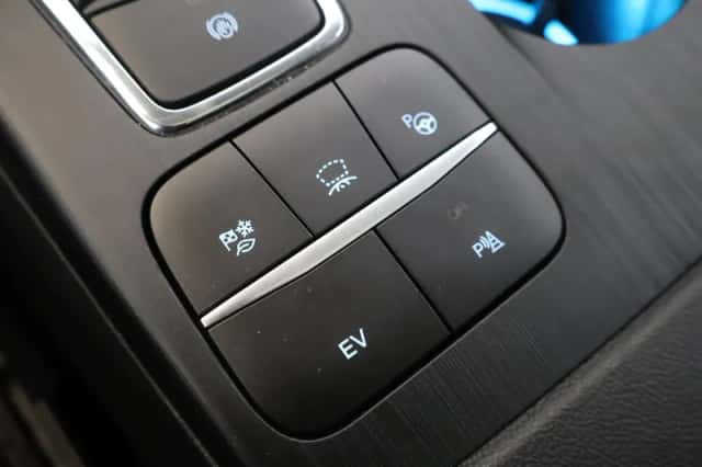 Ford Kuga (2023) thumbnail 31