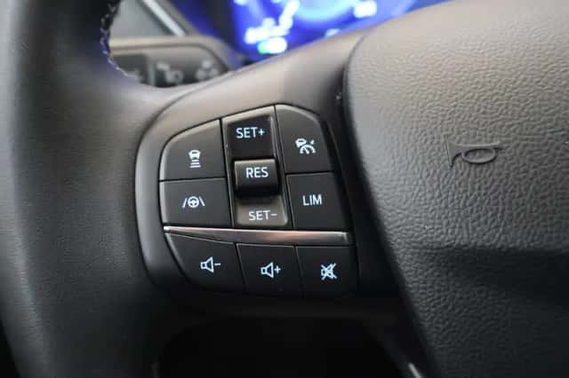 Ford Kuga (2023) thumbnail 35