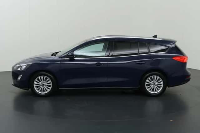 Ford Focus (2021) thumbnail 5
