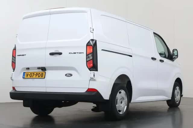 Ford Transit Custom (2024) thumbnail 2