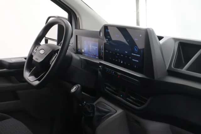 Ford Transit Custom (2024) thumbnail 9