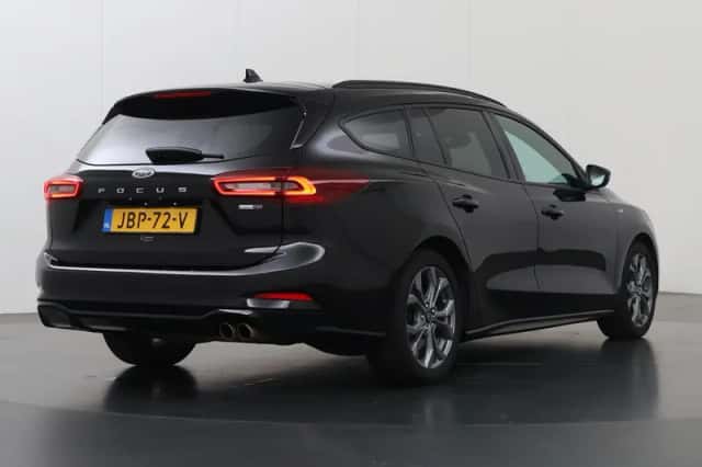 Ford Focus (2023) thumbnail 2