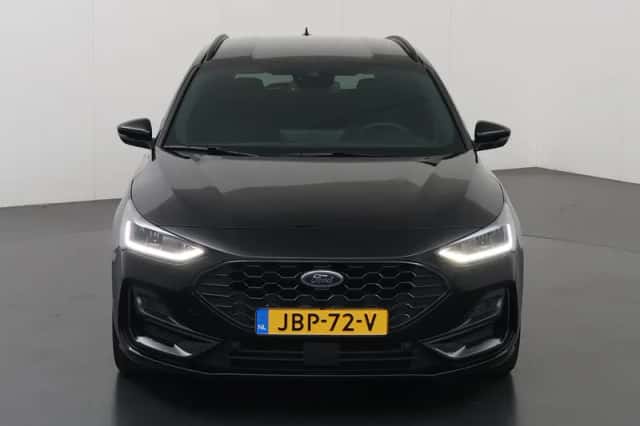 Ford Focus (2023) thumbnail 3